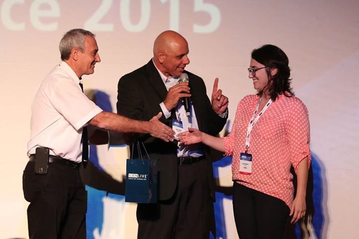  Jenia Elkind from Tel Aviv University recieves best paper award