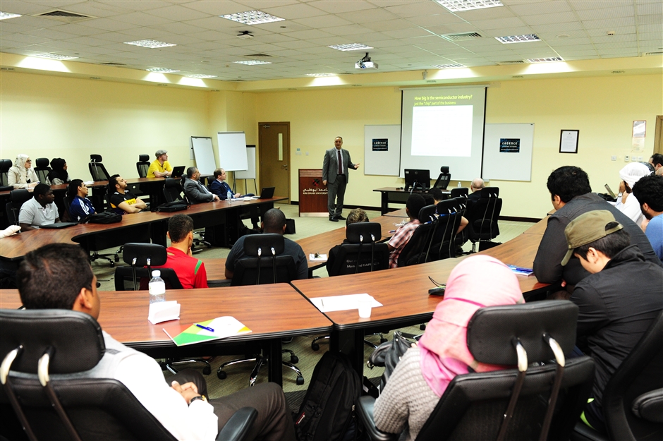 Dr. Riad Kanan presenting at Abu Dhabi University Introduction Day