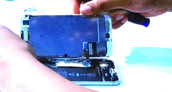  iFixit iPhone 7 Teardown